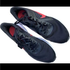 - - ✔️- Nike men size 10 minor  🚨 call out please see picture